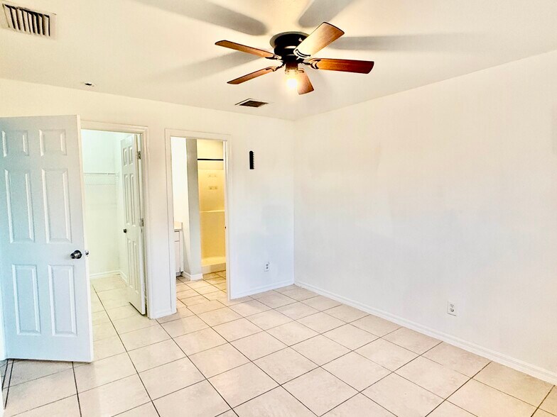 Building Photo - 318 Hightower Ave S