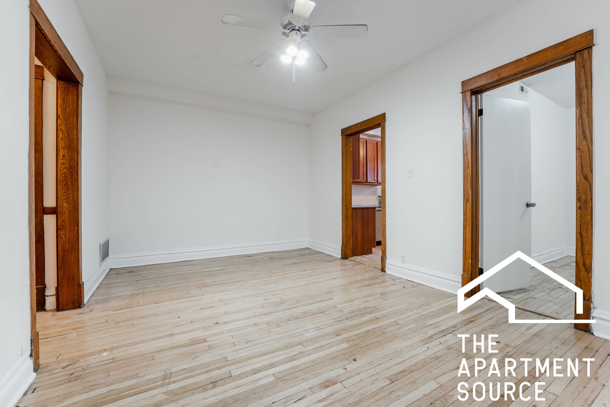 Building Photo - 3820 N Sheffield Ave