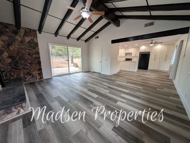 Building Photo - 6231 Pebble Ln