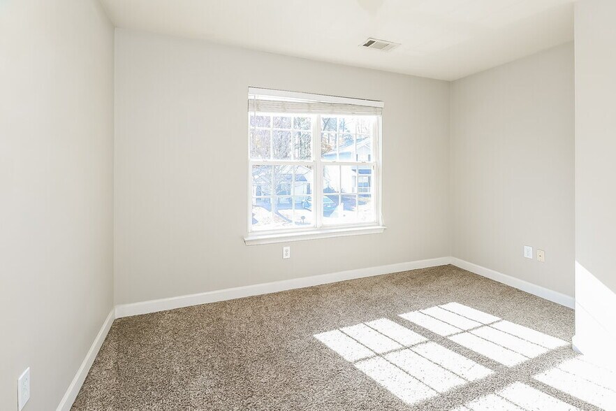 Building Photo - 5028 Magnasco Ln