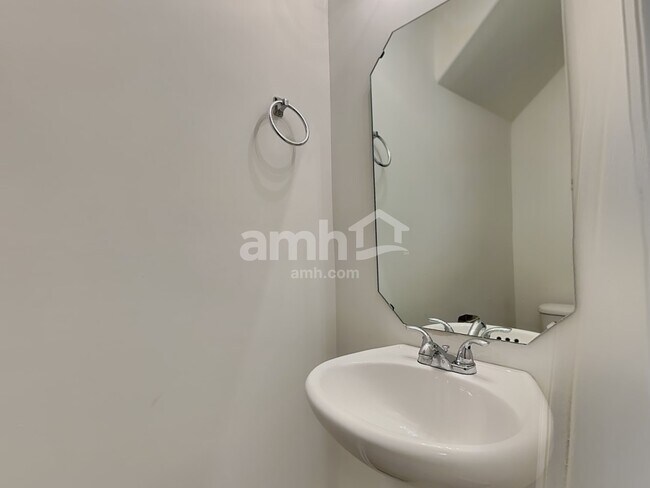 Building Photo - 4159 Field Crossing Dr