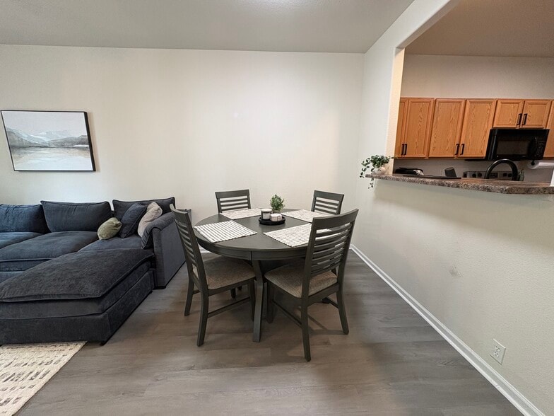 Building Photo - 2845 Tumblewood Grv