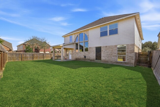 Building Photo - 13902 Oneida Ct