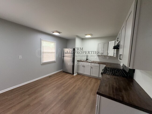 Building Photo - 5204 Arrowhead Blvd