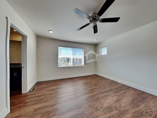 Building Photo - 19216 16th Ave Ct E