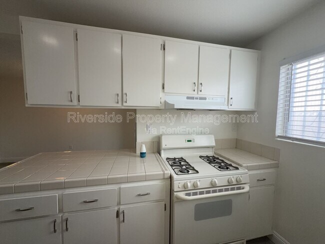 Building Photo - 2255 Cahuilla St