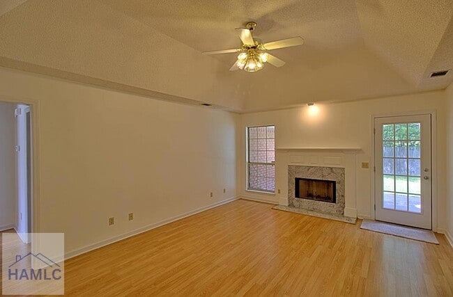 Building Photo - 555 Wellington Way
