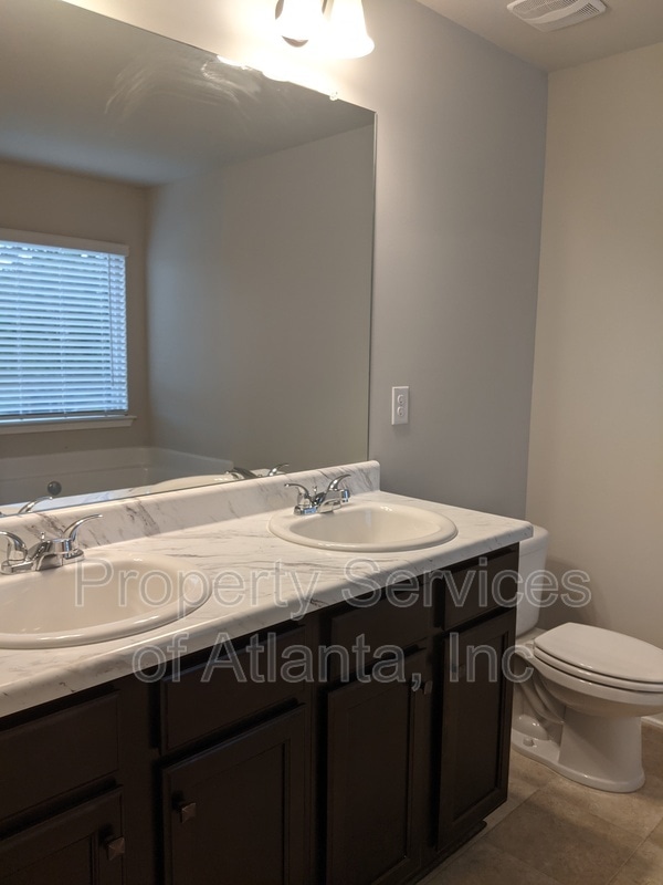 Building Photo - 711 Galveston Way