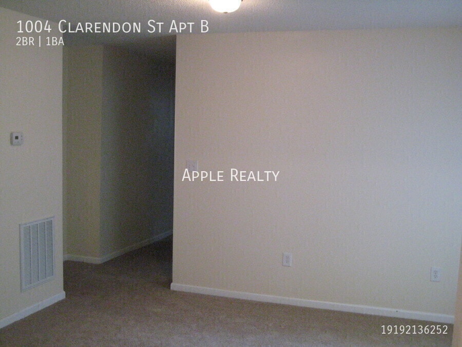 Building Photo - 1004 Clarendon St