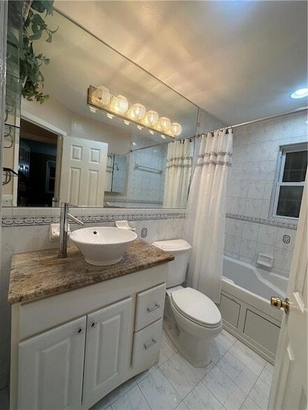 Building Photo - 2198 Canarsie Rd