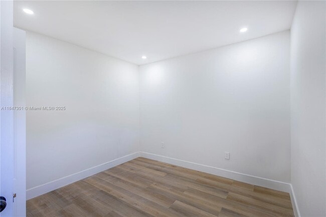 Building Photo - 2568 NW 34th Terrace