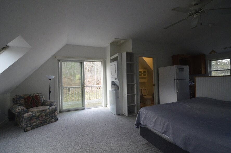 Building Photo - 357 Bayview Rd