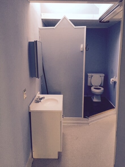 Building Photo - 54 Fair St