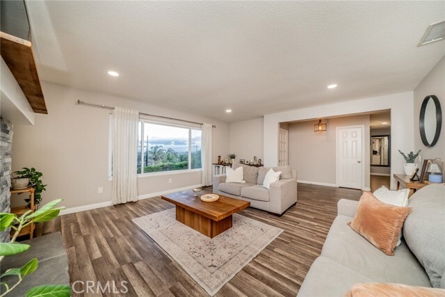 Building Photo - 4659 Crestview Dr