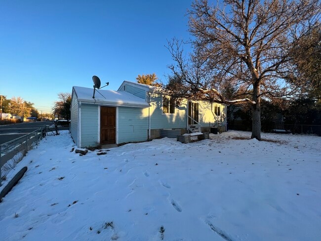 Building Photo - 3701 S Hooker St