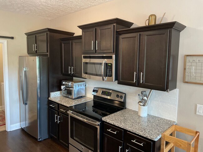 Building Photo - 987 Promenade Dr