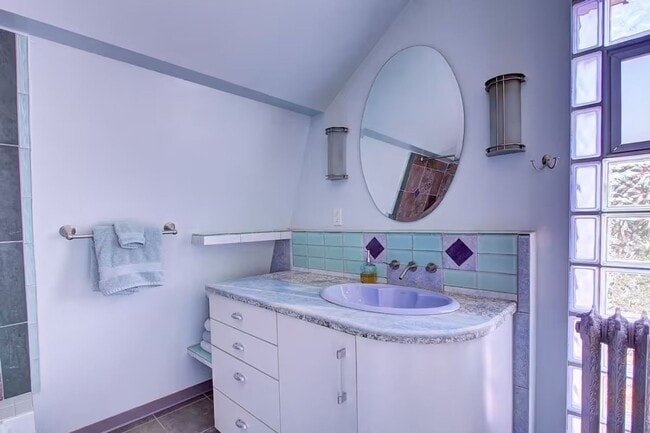 Building Photo - Unique Carriage House in Historic Congress Park