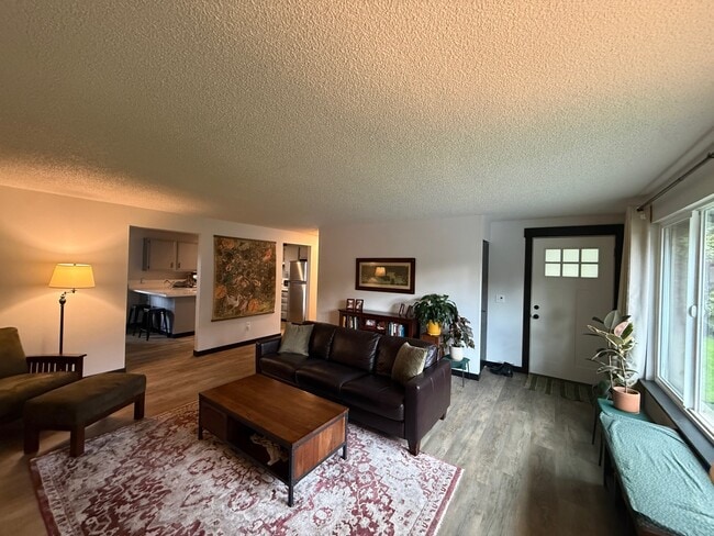 Building Photo - 26714 NE Valley St