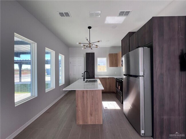 Building Photo - 26 Hilltop S Ave