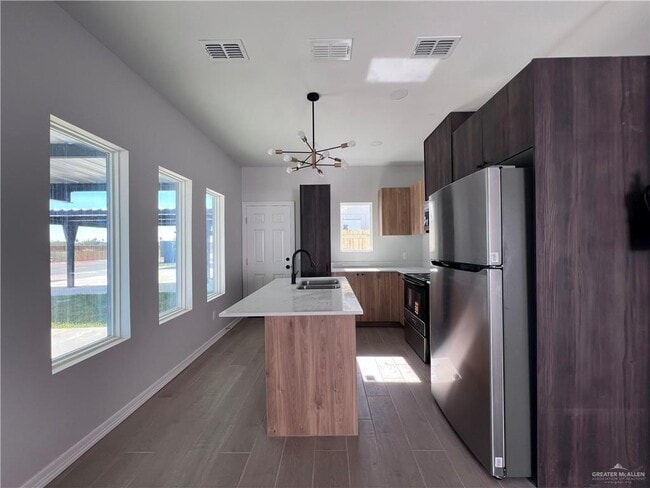 Building Photo - 27 Hilltop S Ave