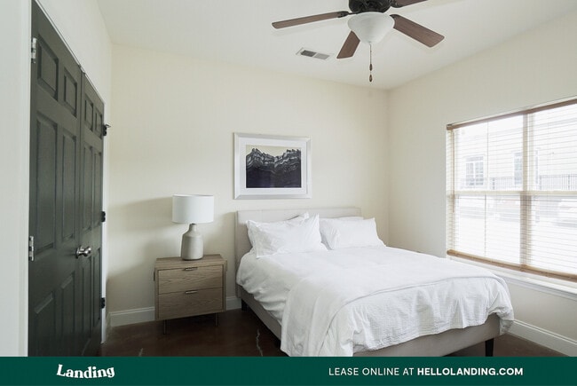 Building Photo - 316 King St