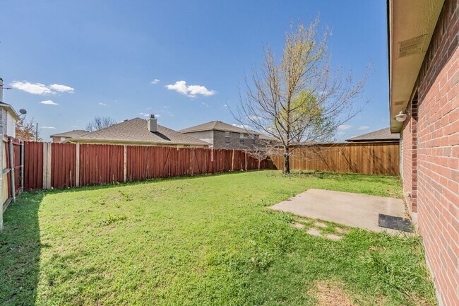 Building Photo - 25% OFF FIRST MONTH'S RENT WITH 12 MONTH LEASE! Lovely 3 bedroom, 2 bath home in Harriet Creek Ra...