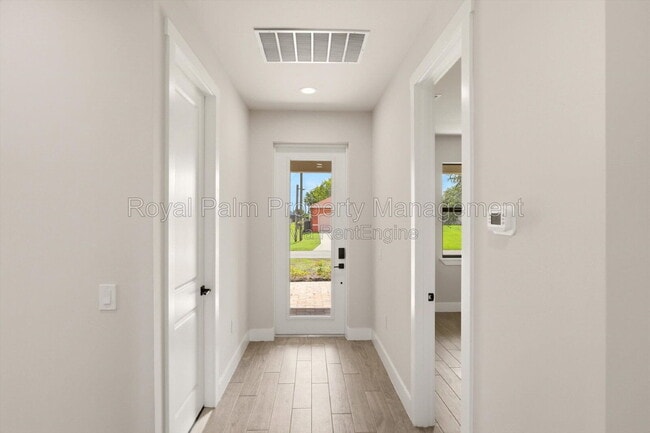 Building Photo - 3750 NE 13th Ave