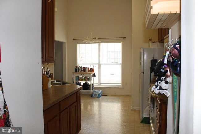 Building Photo - 211 Dogwood Ave