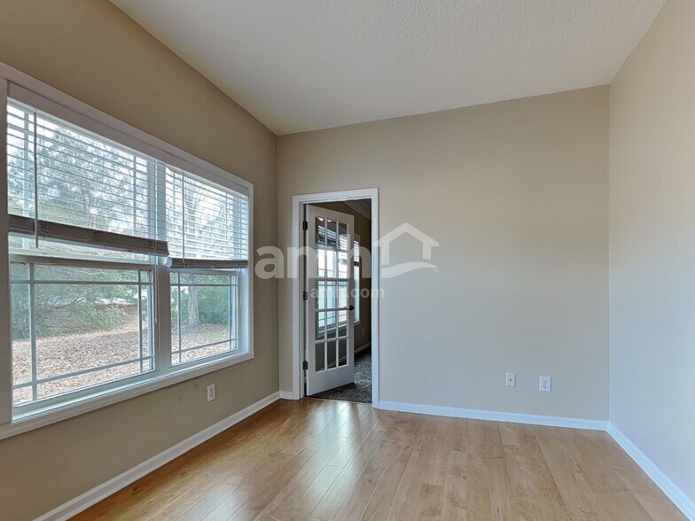 Building Photo - 7 Wyndham Dr