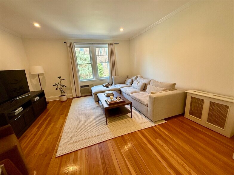 Building Photo - 311 Tappan St