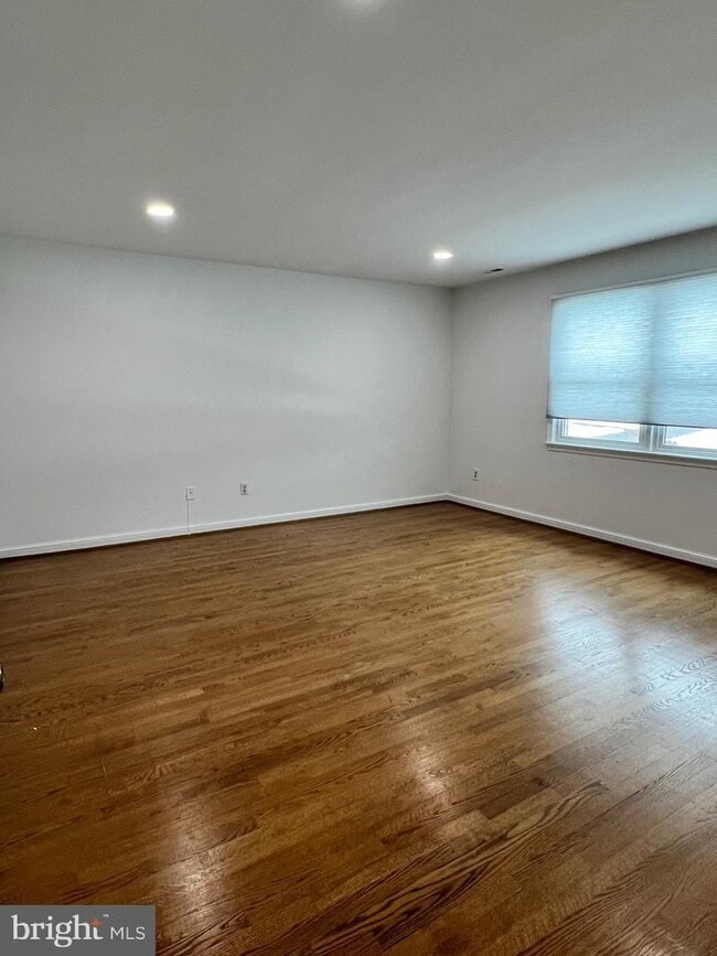 Building Photo - 1213 Perry William Dr