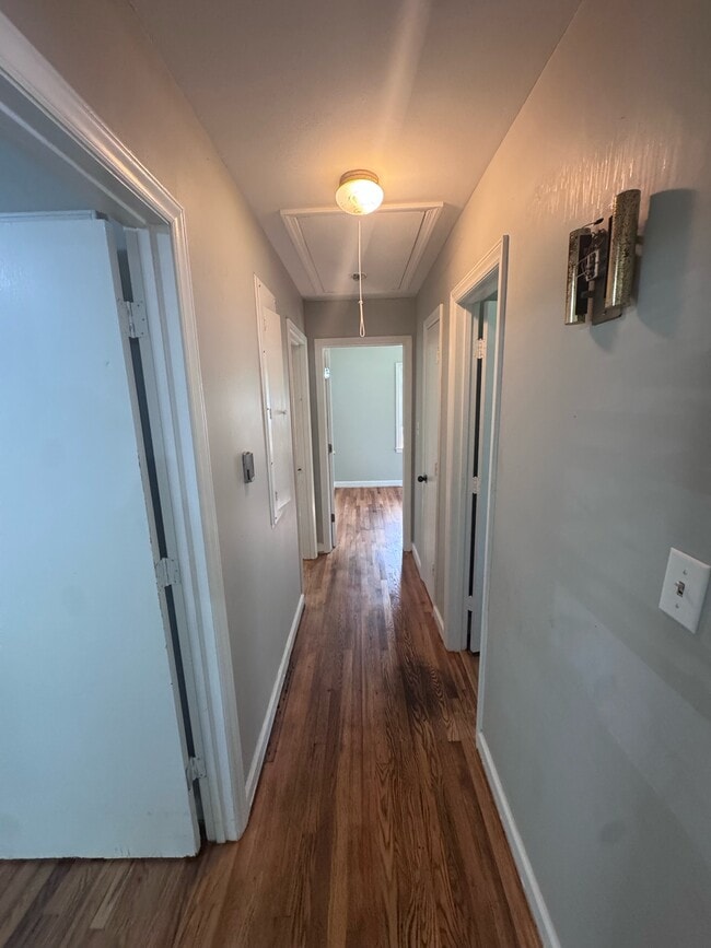 Building Photo - 412 Beechwood Cir
