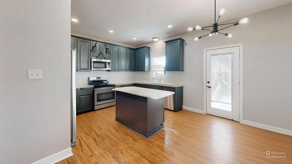 Building Photo - 2105 Huxley Ln