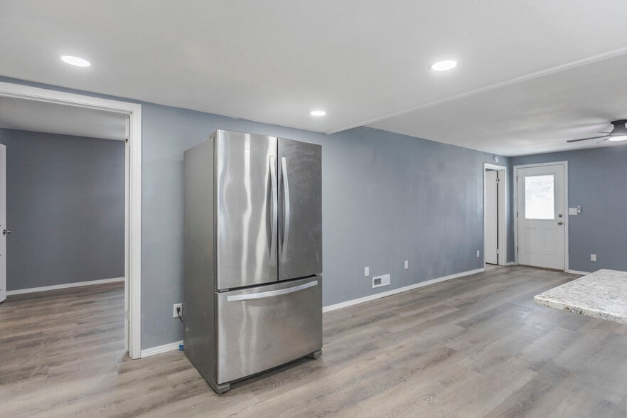 Building Photo - 1014 S Chester St