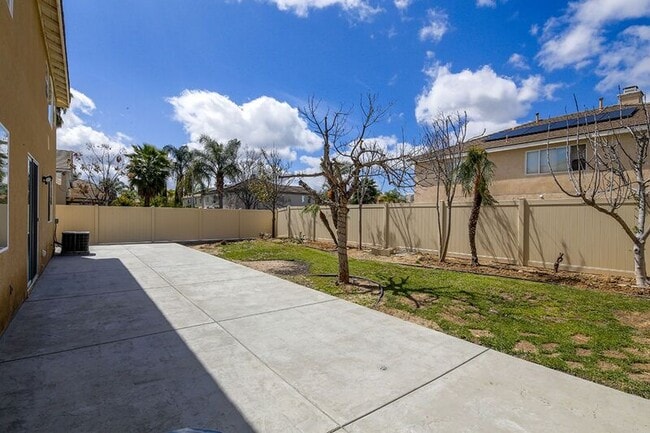 Building Photo - 26400 Castle Ln