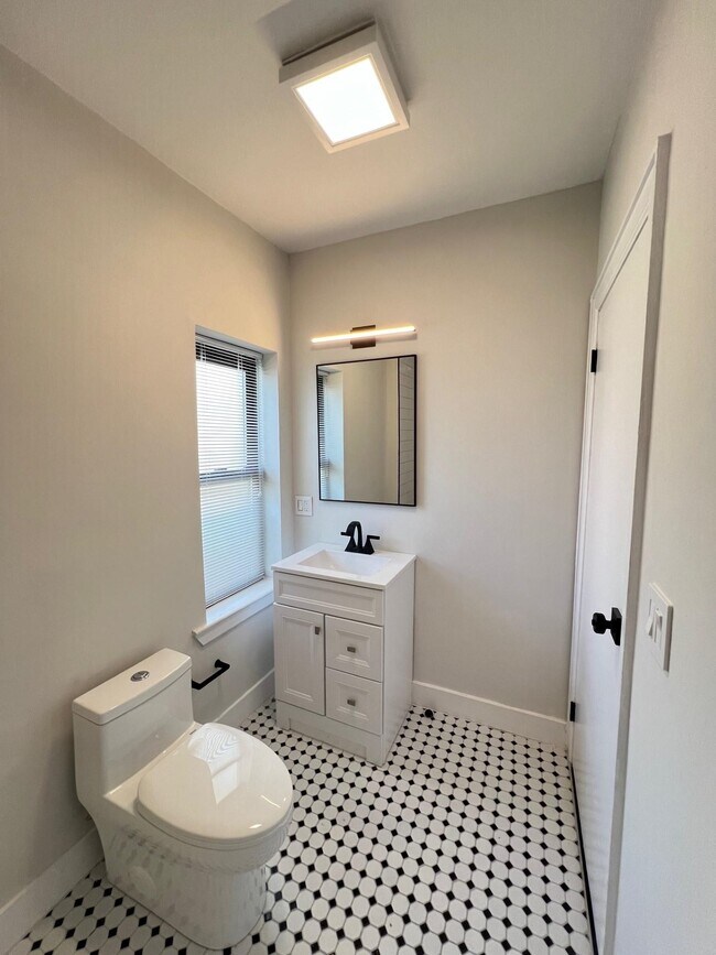 Building Photo - 48 Bright St