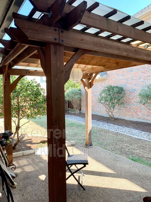 Building Photo - 8702 Saddlehorn Dr