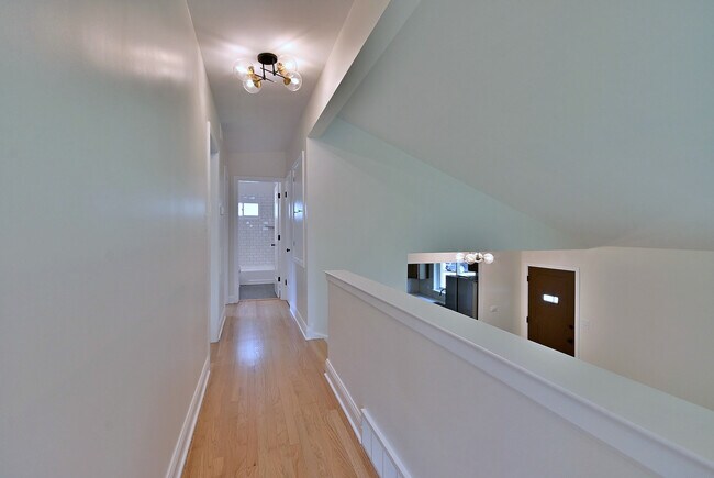 Building Photo - 6750 N Kostner Ave