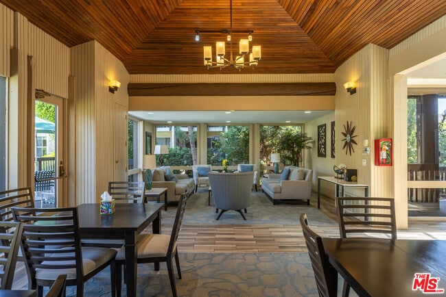 Building Photo - 5213 Raintree Cir