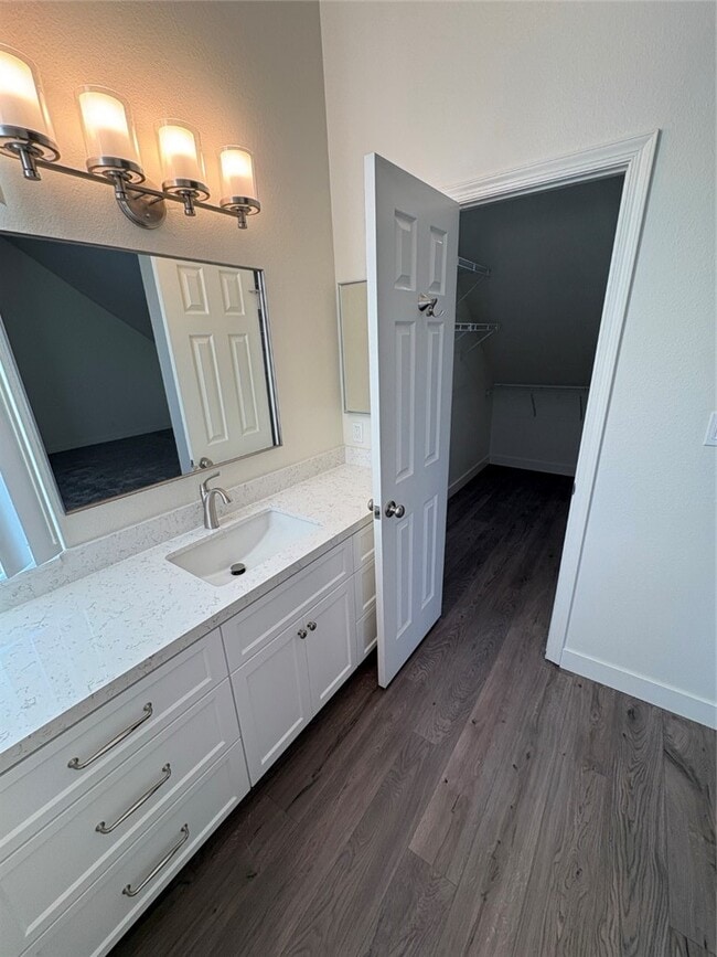 Building Photo - 310 Corsair Way