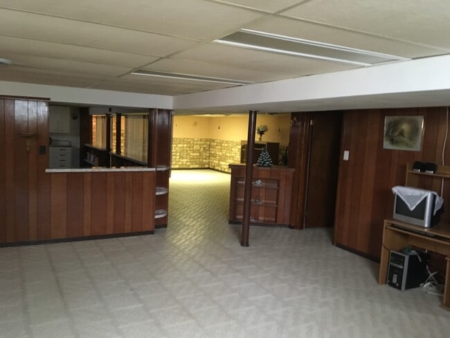 Building Photo - 3700 January Ave