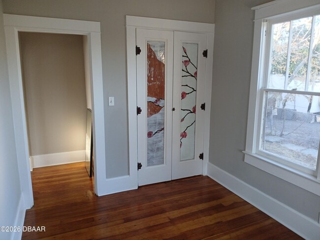 Building Photo - 316 Michigan Ave