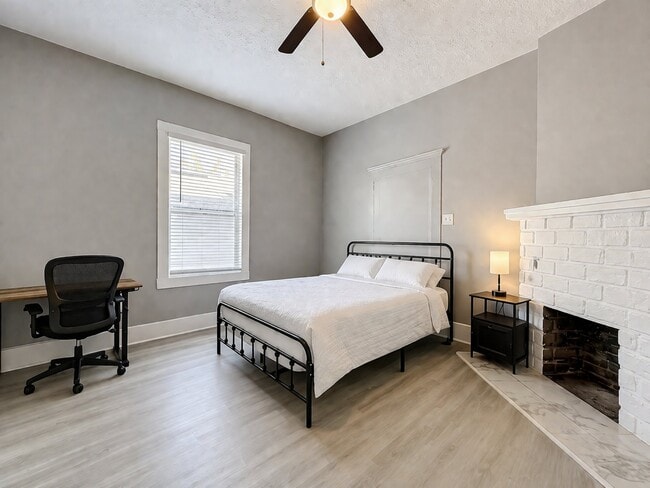 Building Photo - 1259 Hart St