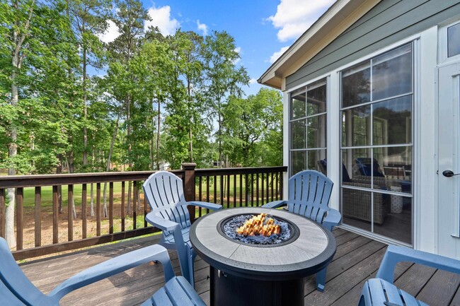 Building Photo - 1100 Hidden Hills Cir