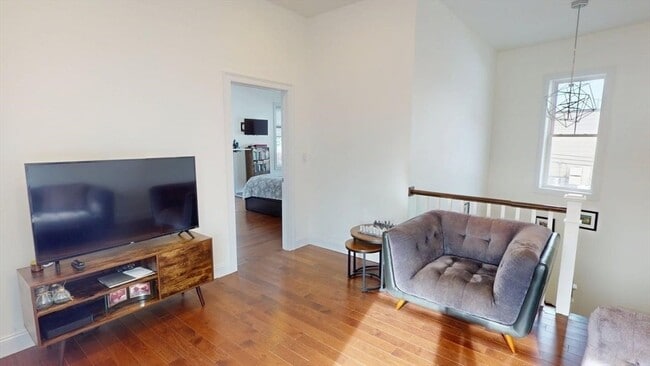 Building Photo - 4 Market St