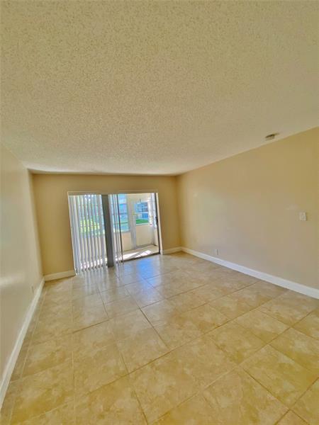 Building Photo - 5170 SW 40th Ave