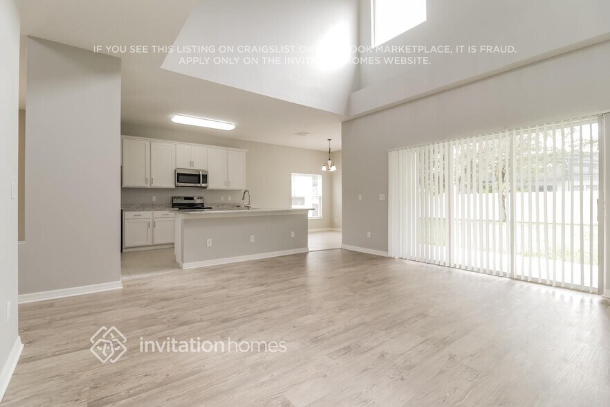 Building Photo - 16338 Deer Chase Loop