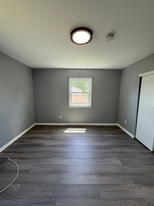 Building Photo - 309 Ellis Ct