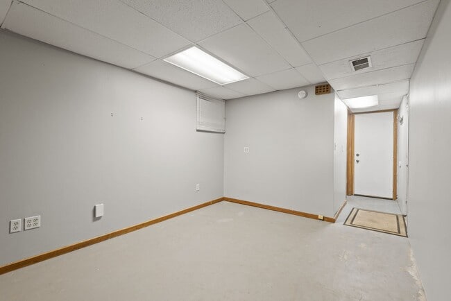 Building Photo - 2604/2606 37th Ave NE