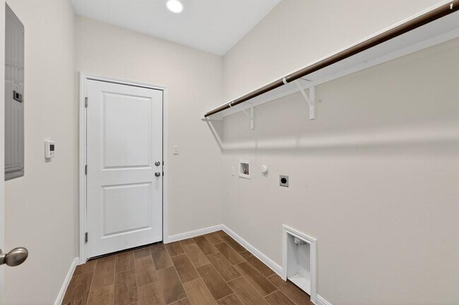 Building Photo - 221 Arabian Colt Dr